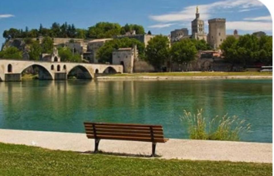 Appartement 32 M2 Intra Muros - Wifi - Netflix - Bureau Avignon Kültér fotó